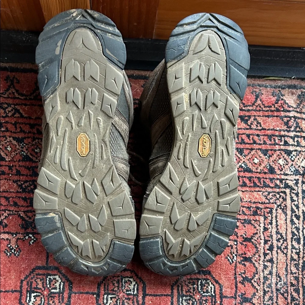 Cabela's Gray & Brown Men's Boots size 11.5;Used Condition, but still have Life!